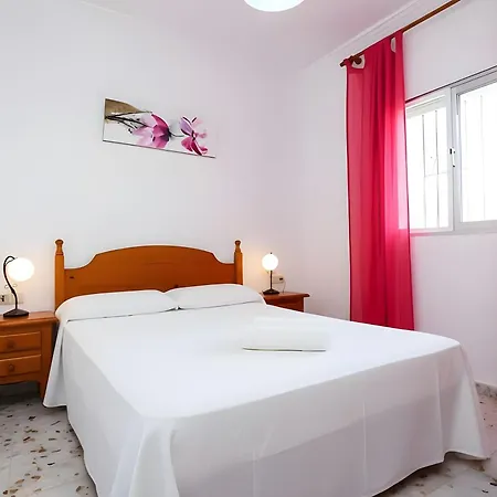 Con Piscina Aceptamos Solo Familias Con Piscina Privada Y Jardin Conil De La Frontera