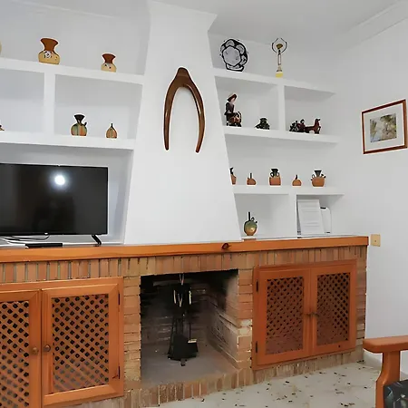 Chalet Con Piscina Aceptamos Solo Familias Con Piscina Privada Y Jardin *