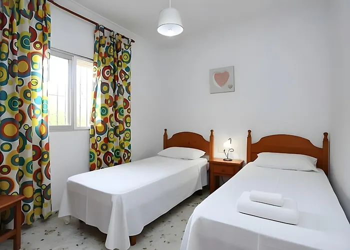 Chalet Con Piscina Aceptamos Solo Familias Con Piscina Privada Y Jardin