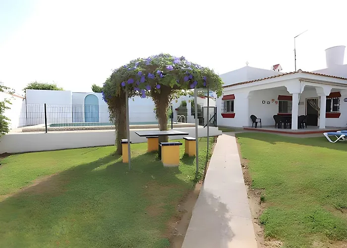 Con Piscina Aceptamos Solo Familias Con Piscina Privada Y Jardin Chalet *