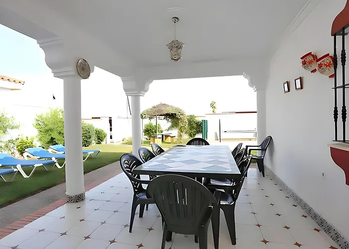 Con Piscina Aceptamos Solo Familias Con Piscina Privada Y Jardin Conil De La Frontera