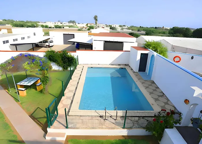木屋 Con Piscina Aceptamos Solo Familias Con Piscina Privada Y Jardin *