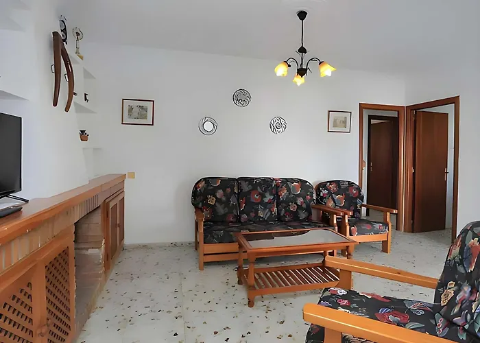 Con Piscina Aceptamos Solo Familias Con Piscina Privada Y Jardin 科尼尔-德拉弗龙特拉