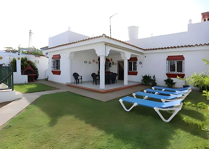 木屋 Con Piscina Aceptamos Solo Familias Con Piscina Privada Y Jardin